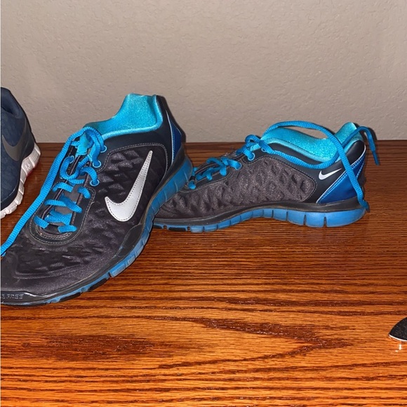 Nike tennis shoes - Picture 2 of 5